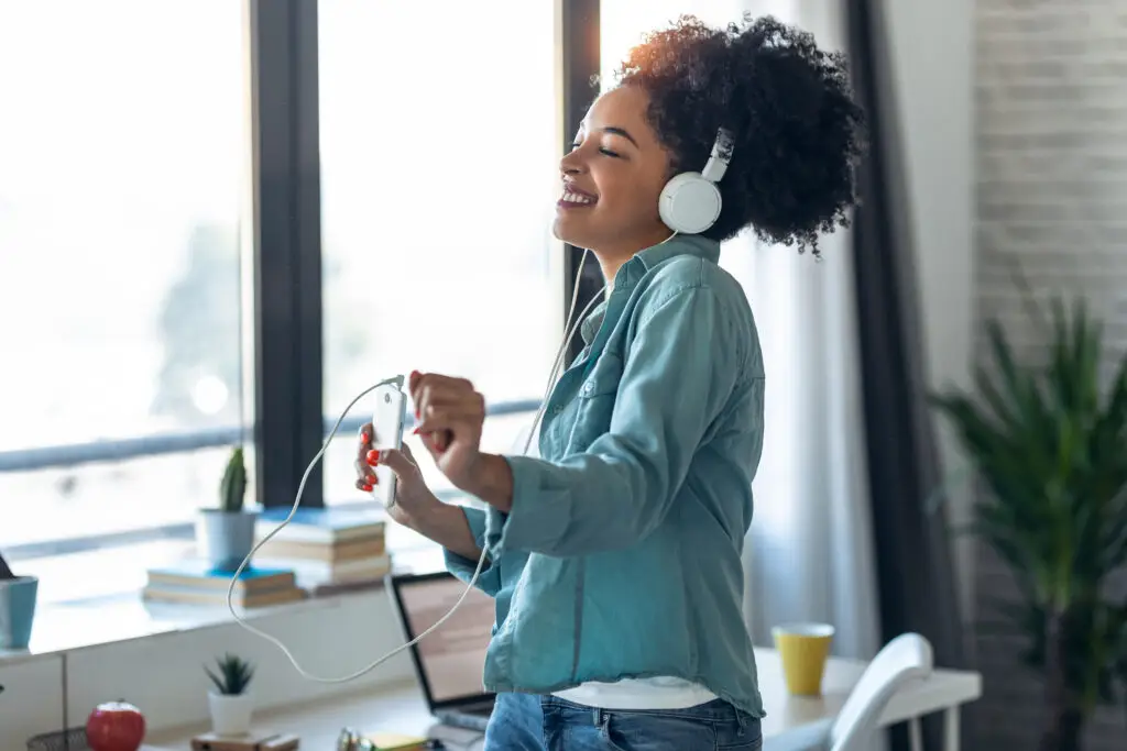 How to Keep Older Adults Motivated & Engaged In Life